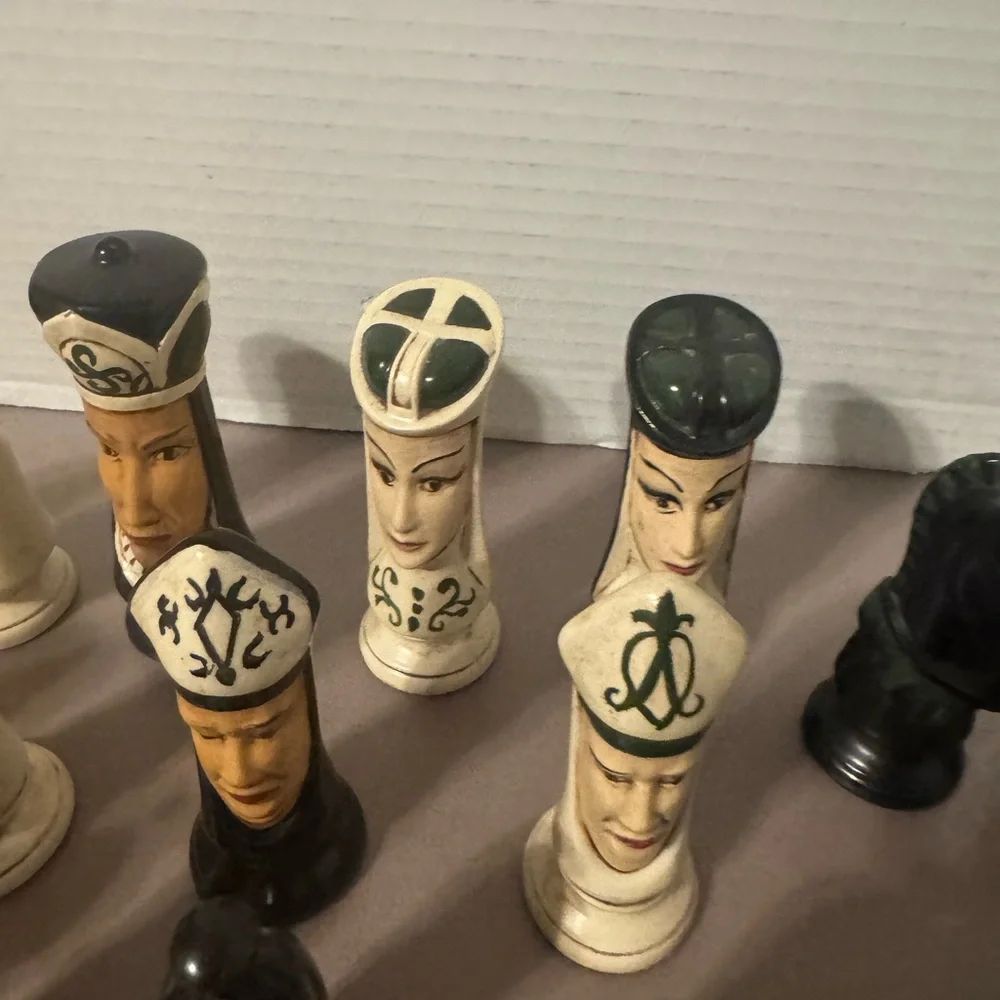 Vintage Ceramic Duncan Mold Hand-painted Chess Set - Picture 9 of 11